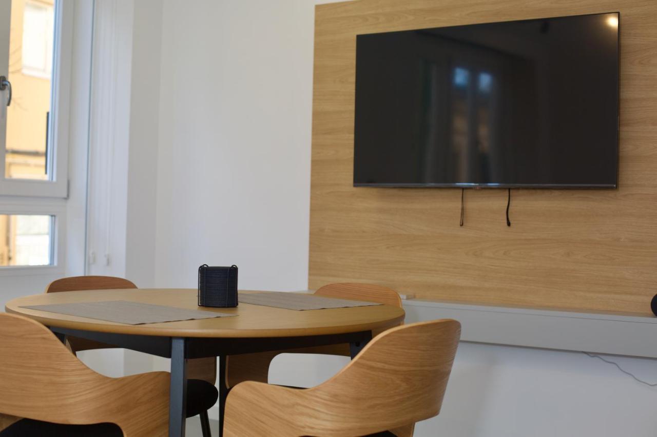 Suite 202 - 1 Bedroom Suite In Amando Perez Suites Ribadeo Esterno foto