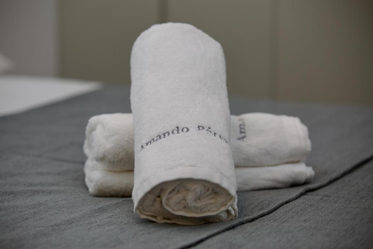 Suite 202 - 1 Bedroom Suite In Amando Perez Suites Ribadeo Esterno foto