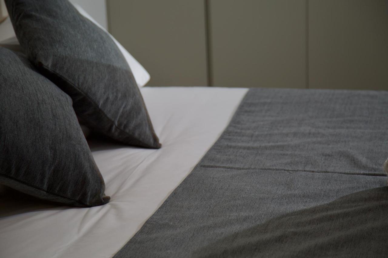 Suite 202 - 1 Bedroom Suite In Amando Perez Suites Ribadeo Esterno foto